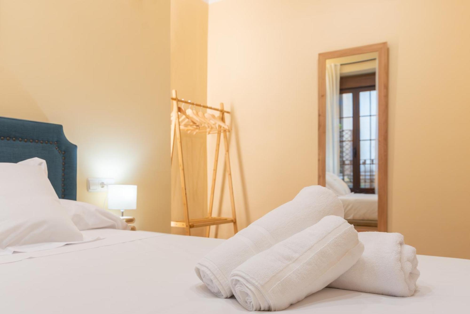 Apartamento Puerta De Cordoba- Exterior Con Balcones Exterior foto
